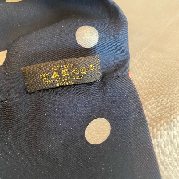Louis Vuitton Leopard Dot Reversible Silk Scarf - Picture 6 of 16